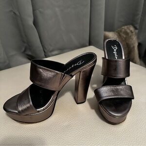 Desire Resort Silver Platform Heels Size 7